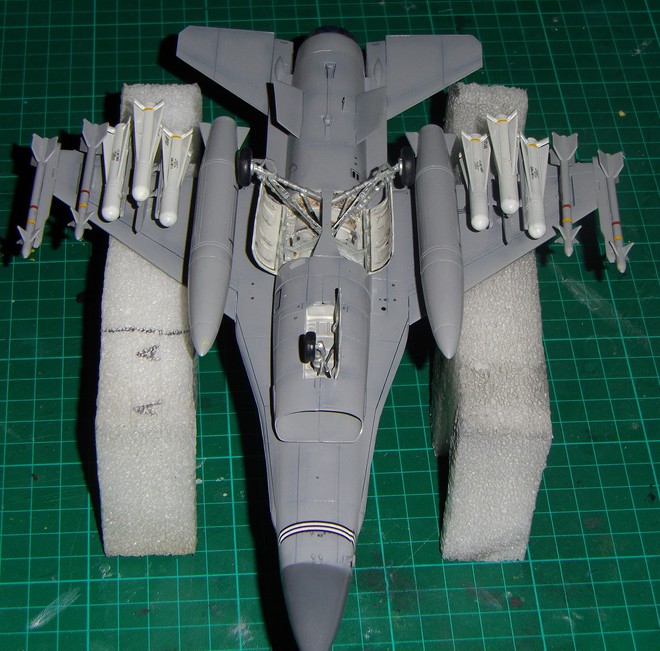 F-16 C FIGHTING FALCON 1/48 - Page 3 230