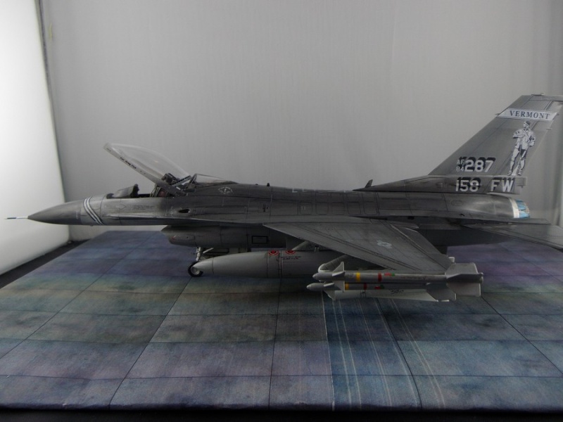F-16 C FIGHTING FALCON 1/48 - Page 3 424