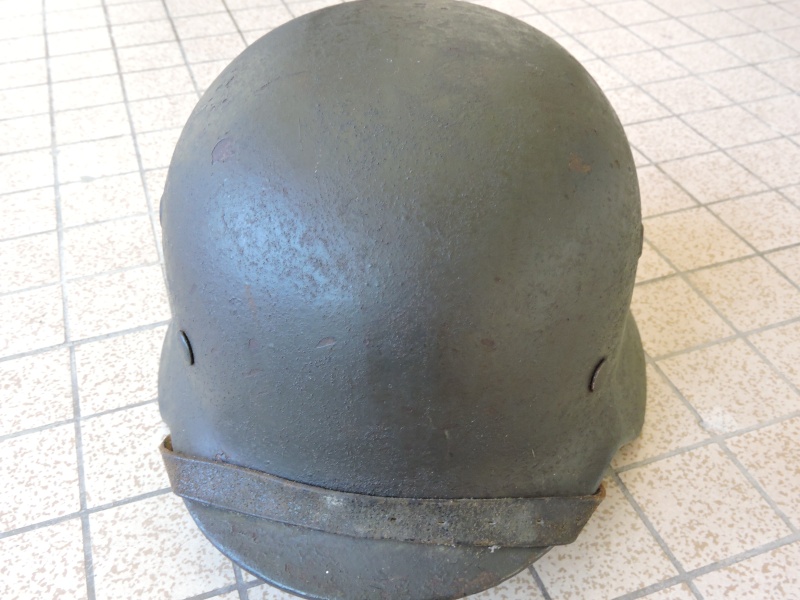 MERCI DE VOTRE AIDE POUR CE CASQUE ALLEMAND SS Dscn6044