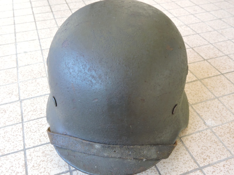 MERCI DE VOTRE AIDE POUR CE CASQUE ALLEMAND SS  Dscn6044