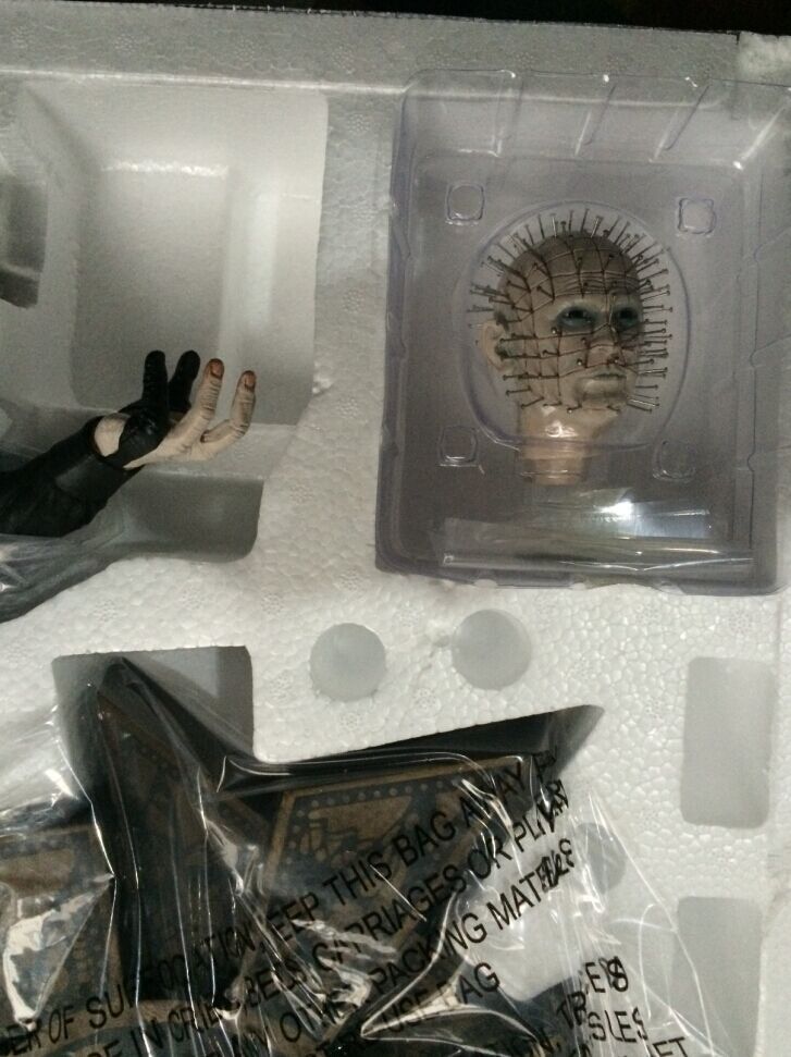 HELLRAISER: PINHEAD Premium format - Page 2 23225410