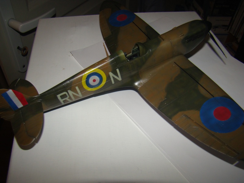 Spitfire Mk. IIa Revell 1/32 [Loic]  - Page 7 Dsc01611