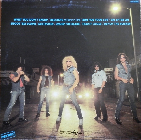 Twisted Sister - 1982 - Under the blade 237