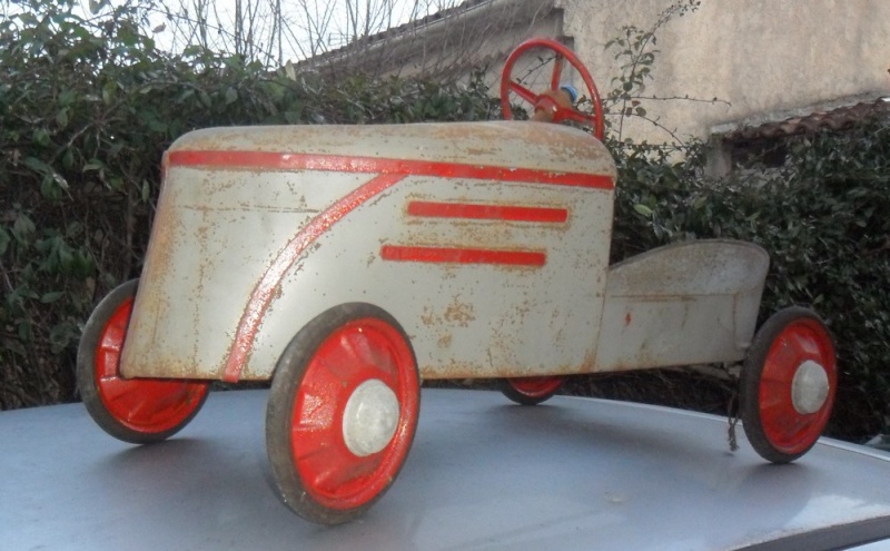 Voiture à pedales identifiée : MG 1949 inspirée Matford Voitur10