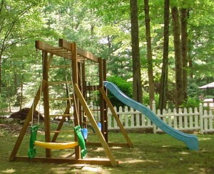 TEXAS HOMESCHOOLING FAMILY SUED FOR ALLOWING CHILDREN TO PLAY OUTSIDE Swings10