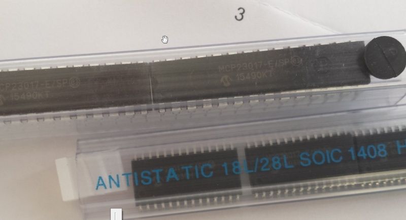 [WIP] 0,1% - Raspberry Pi Zéro intégré dans une Game Boy ... Mcp23011