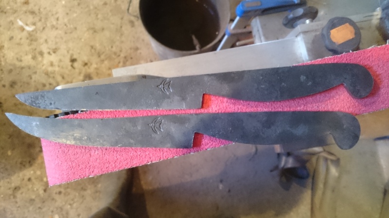 fabrication de deux couteaux à désosser  Dsc_0121