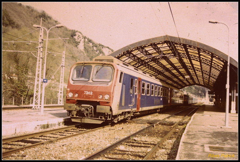 Pk 082,2 : Gare de Foix (09) - 1998 :  Z-7362 au printemps Pict0028