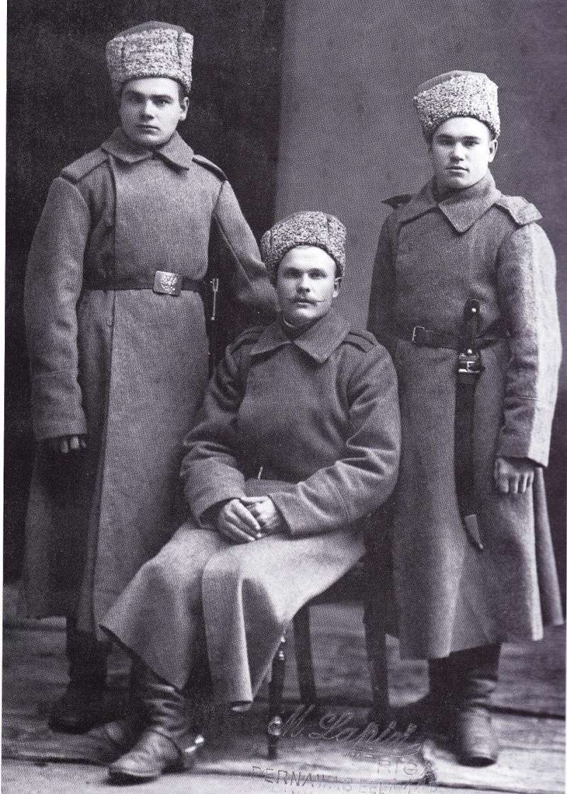DOSSIER: L'Armée Russe 1914-17 (Historique et uniformes de l'infanterie) Papaha10