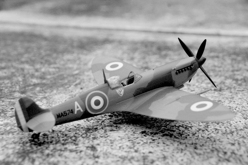 GB Airfix Spitfire Mk.IXc TGC I/7 Dijon septembre 44 - Page 3 Imgp6416
