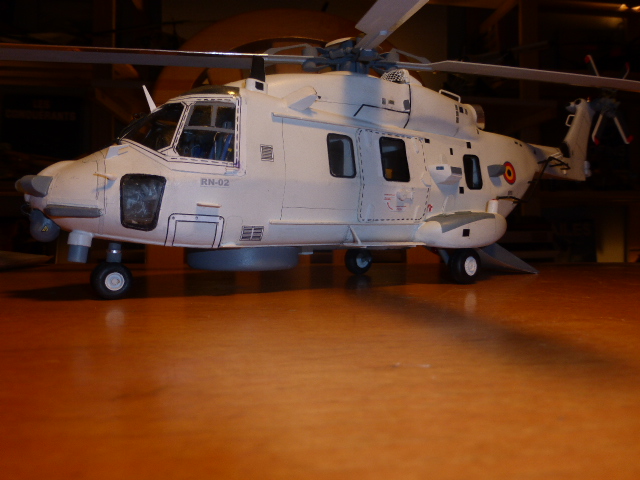 NH90 echelle 1/32 en bois et carton - Page 4 2015-143