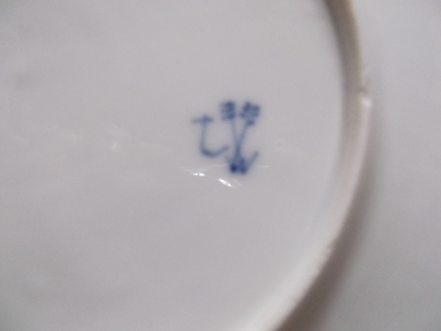 Petite assiette en porcelaine imitation KALK Dscf6329