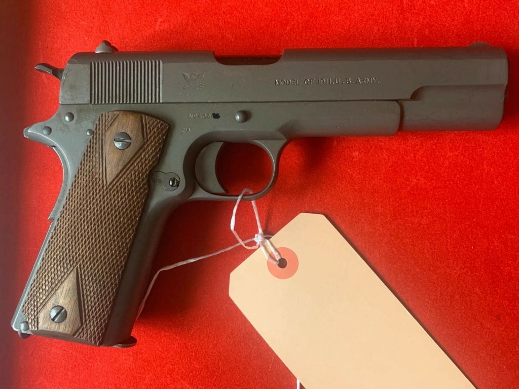 Un ovni mais pas de Roswell (Colt 1911) Db1c0e13