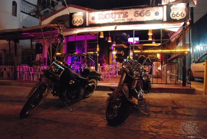 Bar, pub, resto bikers Cancun10