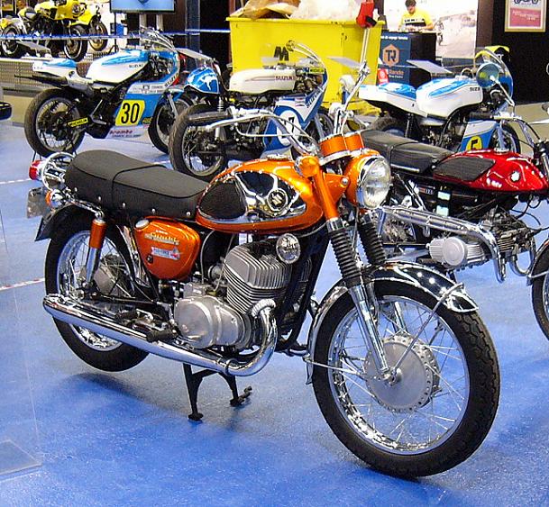 Vu au Salon Moto Légende 2015 K_410