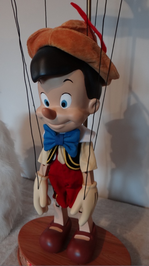 Pinocchio - Page 6 511