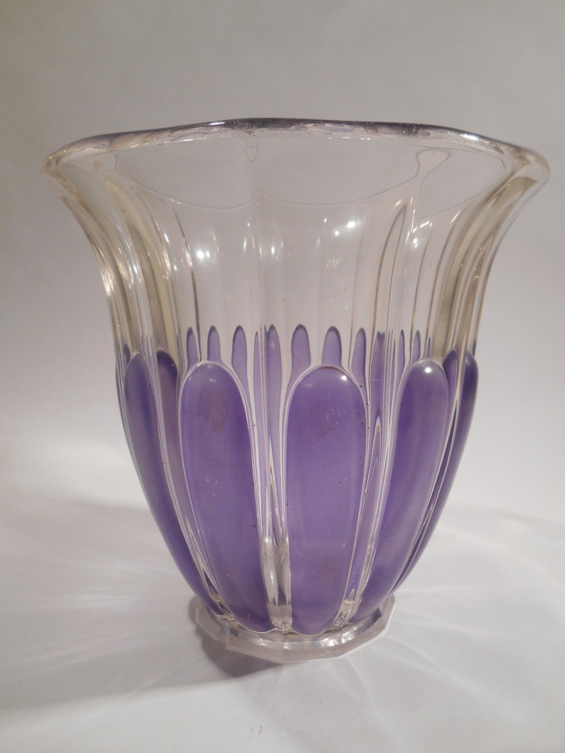 vase Val St Lambert Belgium ,modèle helvète violet Dscn6310