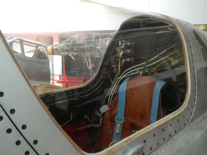 1/48 FOUGA MAGISTER Kinetic FINI Dscn2810