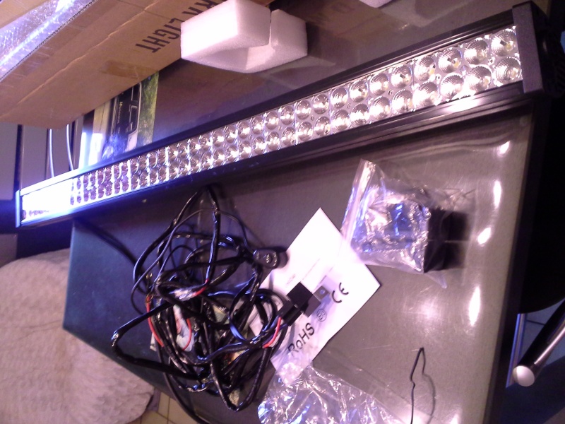Une "LED Light Bar" est-ce suffisant!?! pas sur... 20151214