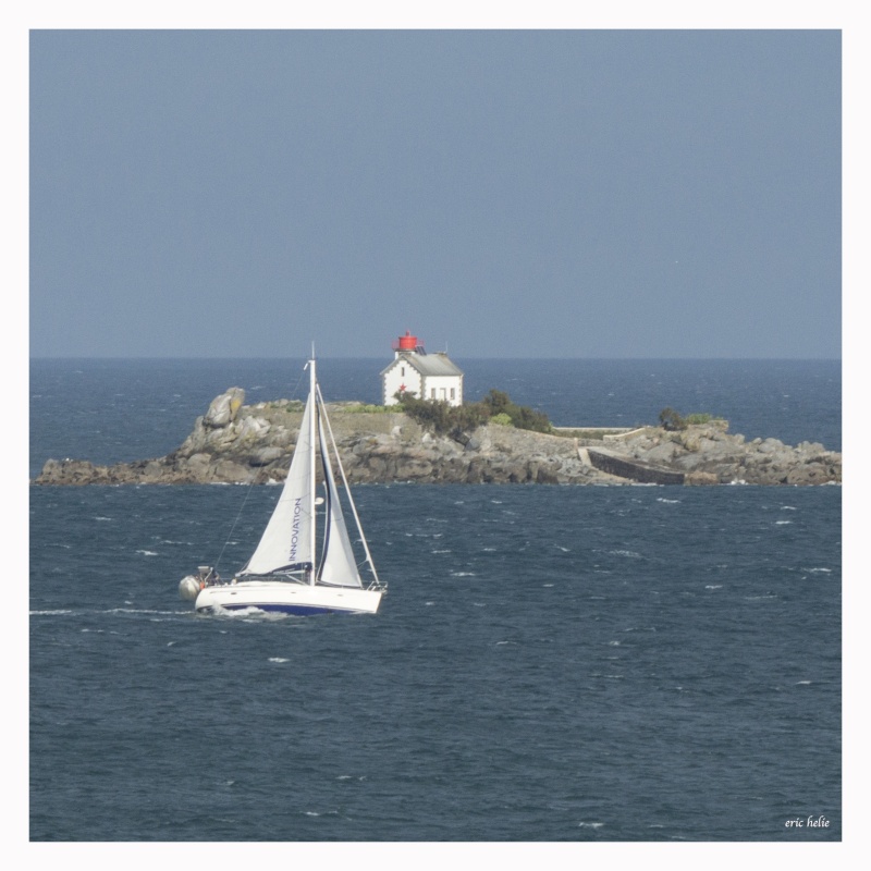 Phare de l' ile Harbour  à Saint Quay Portrieux _dsc0843