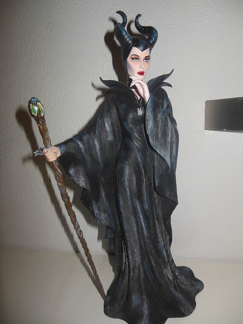 Disney Haute Couture - Enesco (depuis 2013) - Page 34 Malefi10