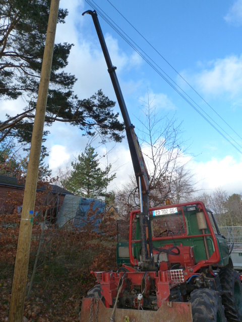 Vend grue Hiab légère et polyvalente P1070720