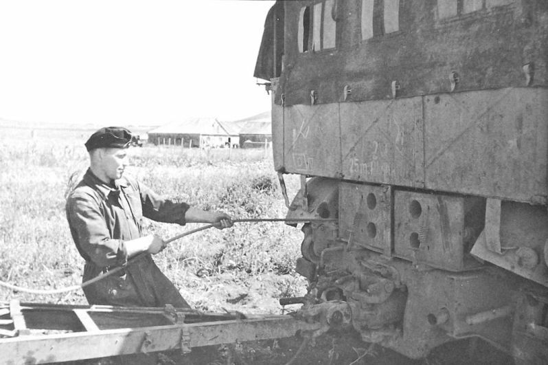 [TRUMPETER] Sd.Kfz. 9 & Remorque porte-char 23 t  (Sd.Ah. 116) Partie n° 1 (85) Sortie11