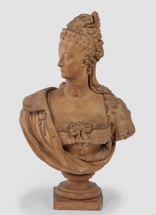 Bustes de Marie-Antoinette par la duchesse Castiglione-Colonna, Adèle d’Affry, dite Marcello 14259110