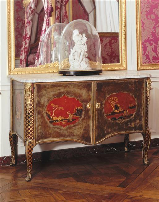 Chinoiseries et meubles de Marie-Antoinette : par Weisweiler, Macret et Riesener 21098410