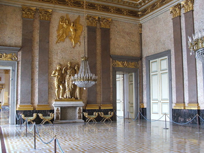 caserte - Le Palais Royal de Caserte (Reggia di Caserta), près de Naples 800px-27