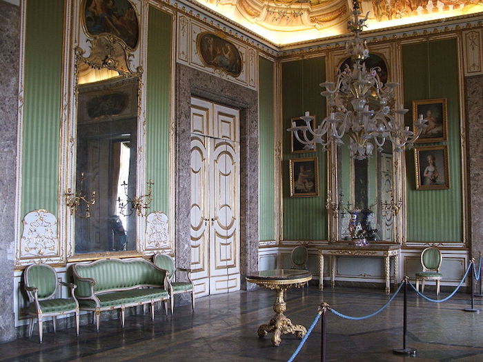 Marie-Caroline à Naples : le Palais Royal de Caserte - Page 2 800px-35
