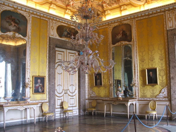 Marie-Caroline à Naples : le Palais Royal de Caserte - Page 2 800px-39