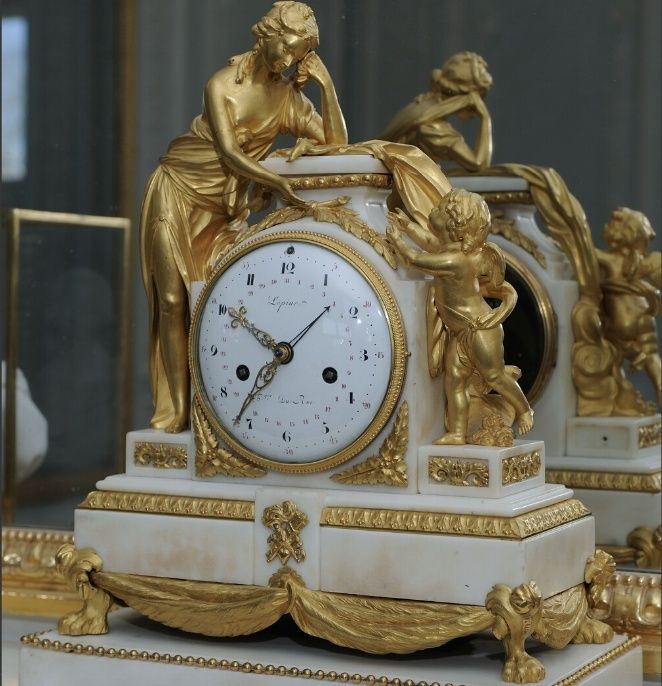 Pendules et horloges de Marie-Antoinette - Page 2 Captu205