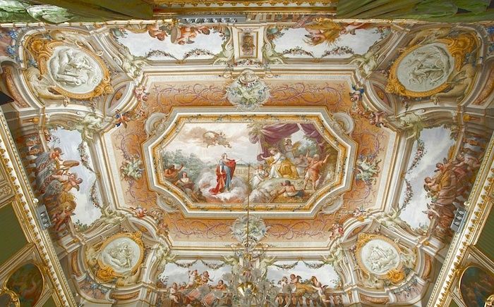 Marie-Caroline à Naples : le Palais Royal de Caserte - Page 2 Captu228