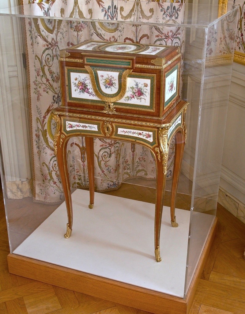 Le coffre à bijoux de Marie-Antoinette dauphine Coffre14