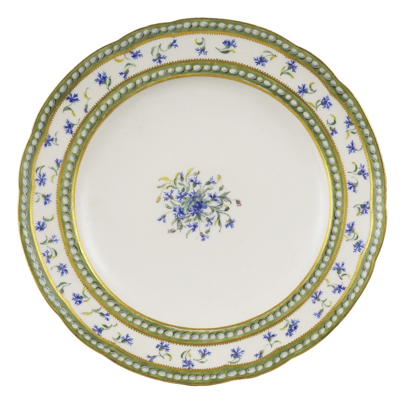 Service en porcelaine de Sèvres "à décor de perles et de barbeaux" de Marie-Antoinette Pf700310