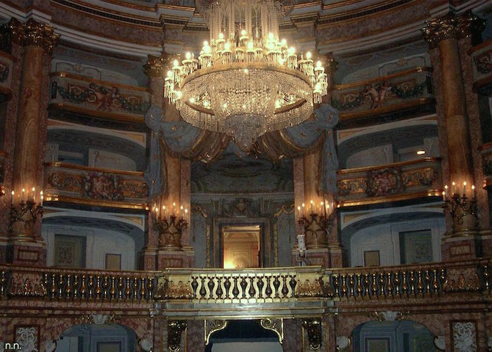 Le Palais Royal de Caserte (Reggia di Caserta), près de Naples Teatro10