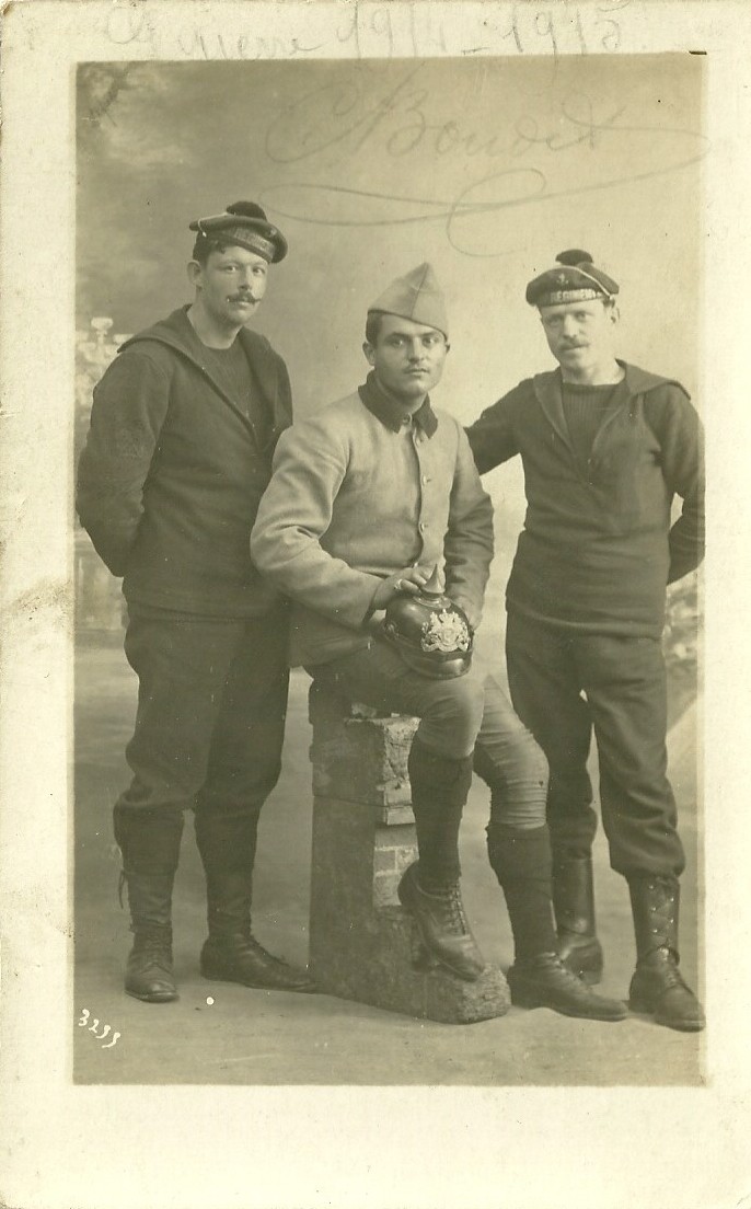 Quelques photos de soldats français avec des casques à pointe de prise - Page 2 Numyri14