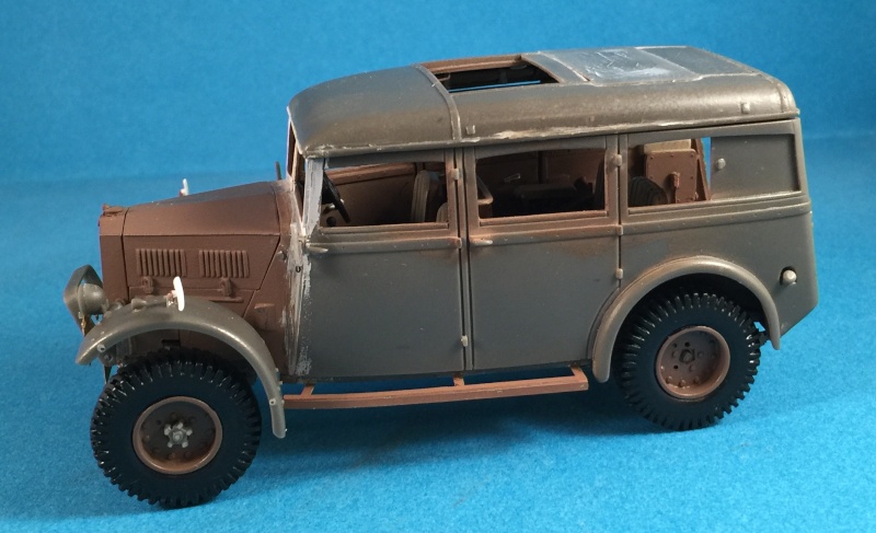 La BBC en action - "Humber staff car" Accurate Armour + figurines Bronco et scratch - 1/35 Img_1811