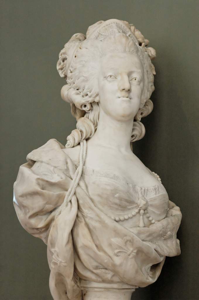 Buste en bronze de Marie-Antoinette par Houdon ? Ob_aae10