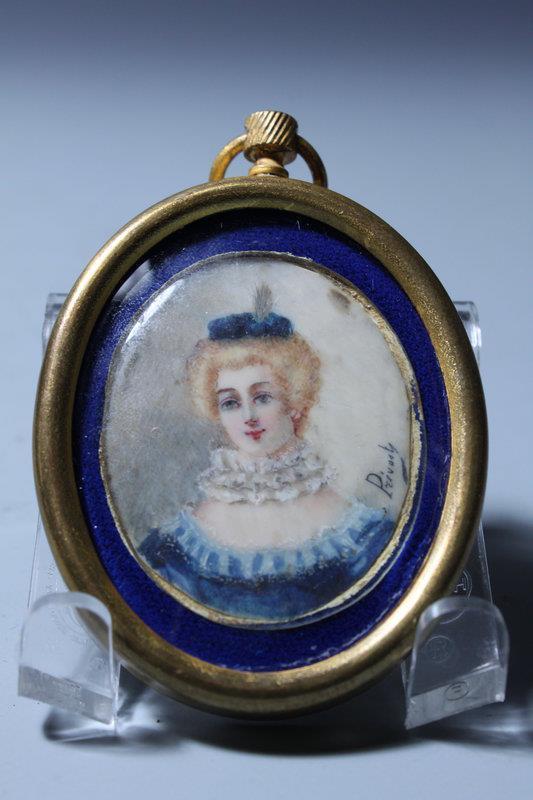 Miniatures représentant Marie-Antoinette... ou pas. - Page 2 Zzzzmm10