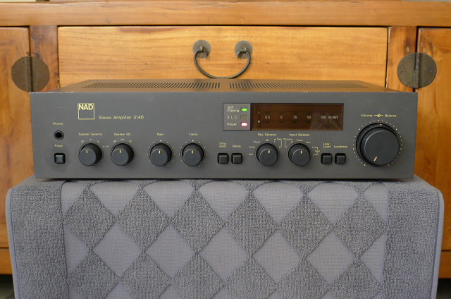 NAD Stereo Integrated Amplifier 3140, Rare model (Used)  SOLD P1110036