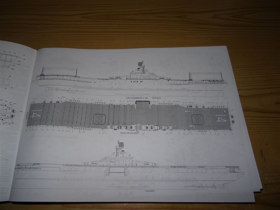  USS Ticonderoga CV-14 AngrafModel-Verlages 1:200 Dsc02331