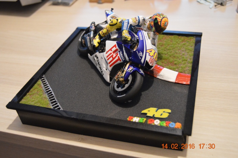 Concour libre, Yamaha YZR M1  - Page 10 Dsc_0373