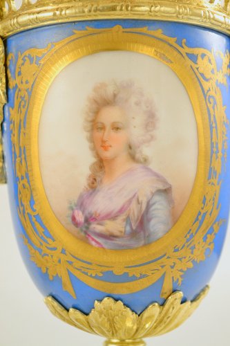 Collection : Marie-Antoinette sur porcelaine - Page 2 Antics12