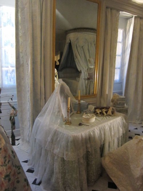 Restauration de la salle de bain de Marie-Antoinette au RdC - Page 6 D90ced10