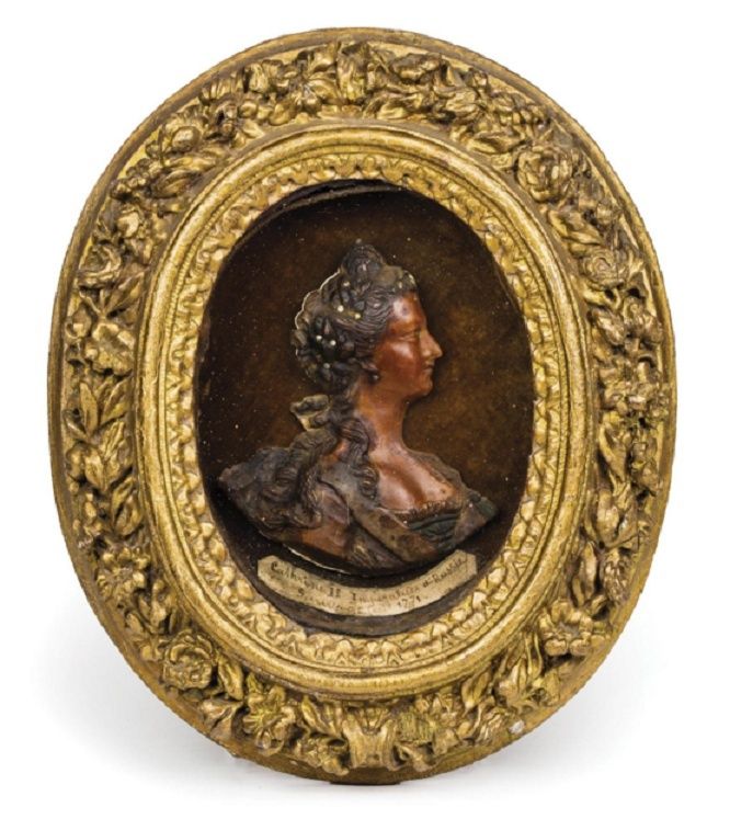 Collection : miniatures de Marie Antoinette et de ses proches - Page 8 Sans_t17