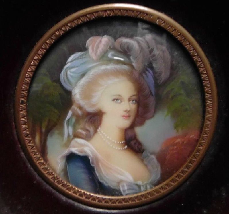 Collection : miniatures de Marie Antoinette et de ses proches - Page 8 Zzzmin10