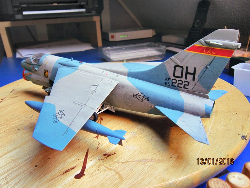 A-7D "Corsair II" [1/48) de HobbyBoss] Img_4011