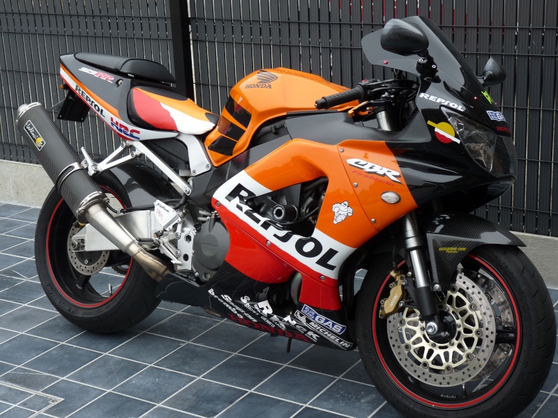 vend carénage complet cbr 929 repsol de 2001. 710